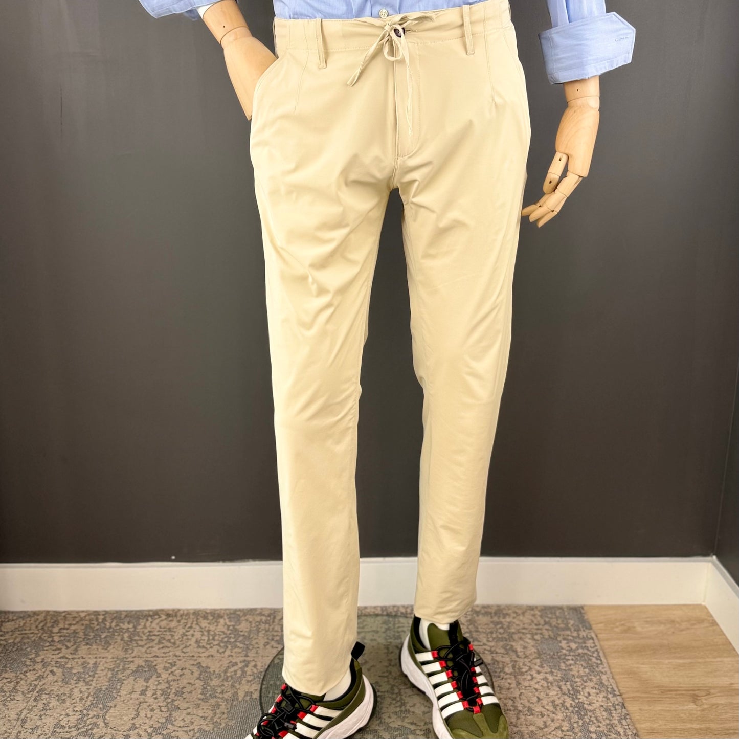 NEW / PANTALONE ELASTICIZZATO TECH BEIGE