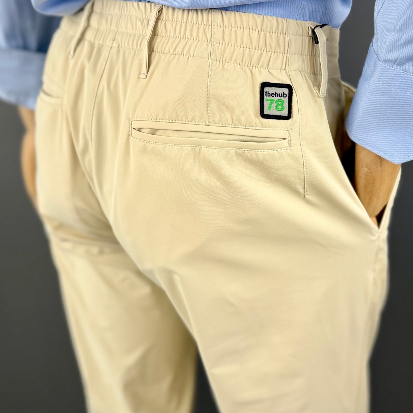 NEW / PANTALONE ELASTICIZZATO TECH BEIGE