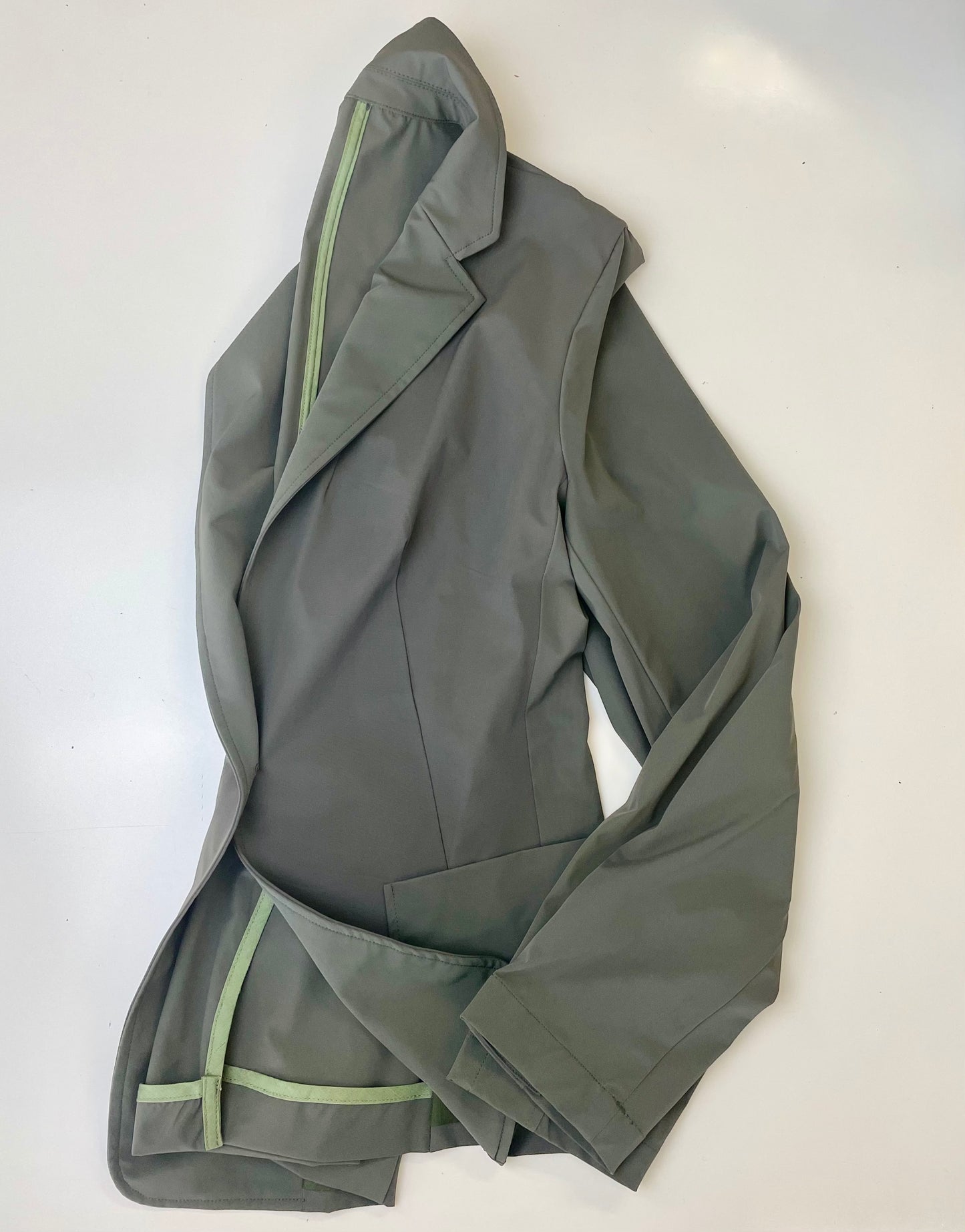 TRAVEL WOMAN FOREST GREEN