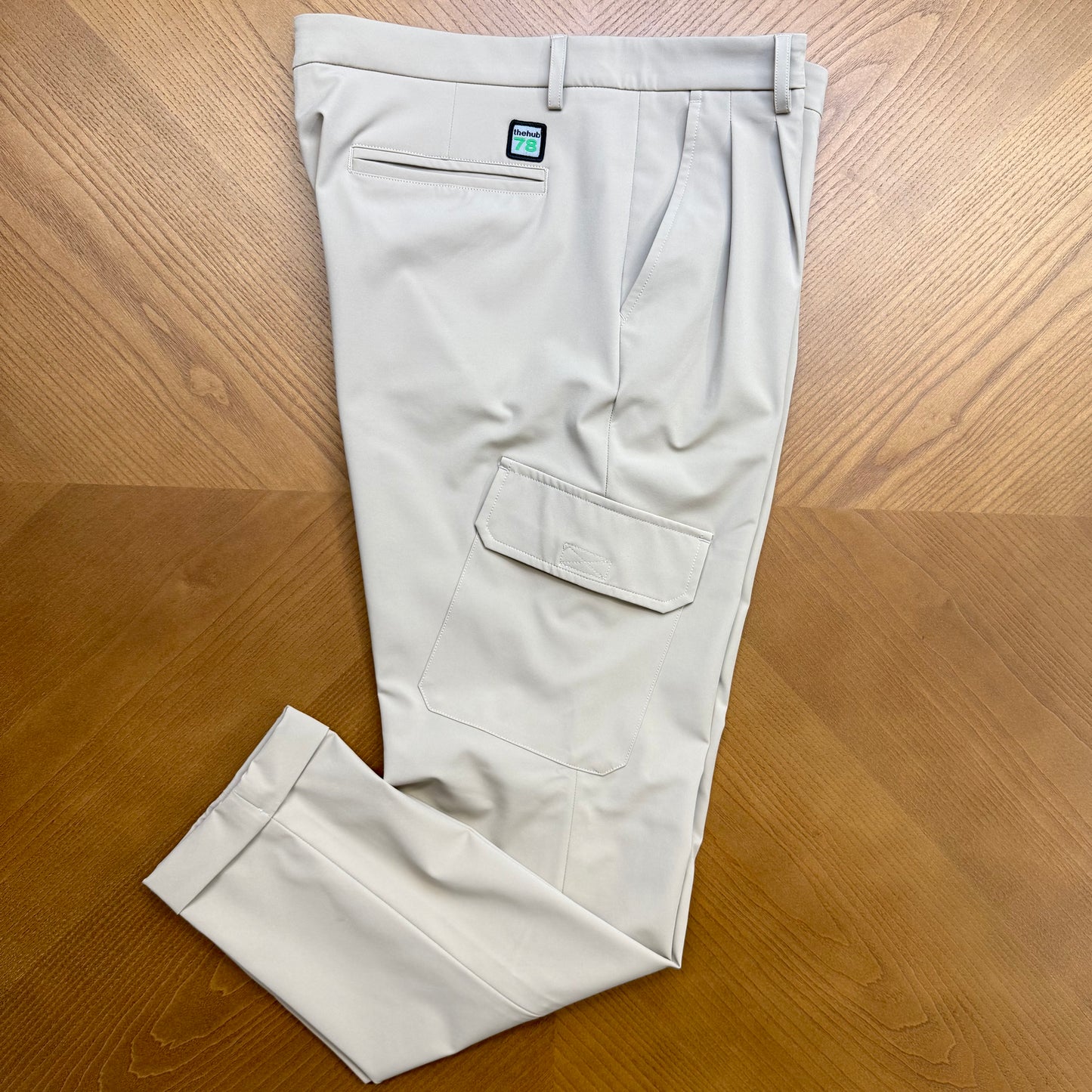 NUEVO / CROP CARGO 2 PINZAS ARENA