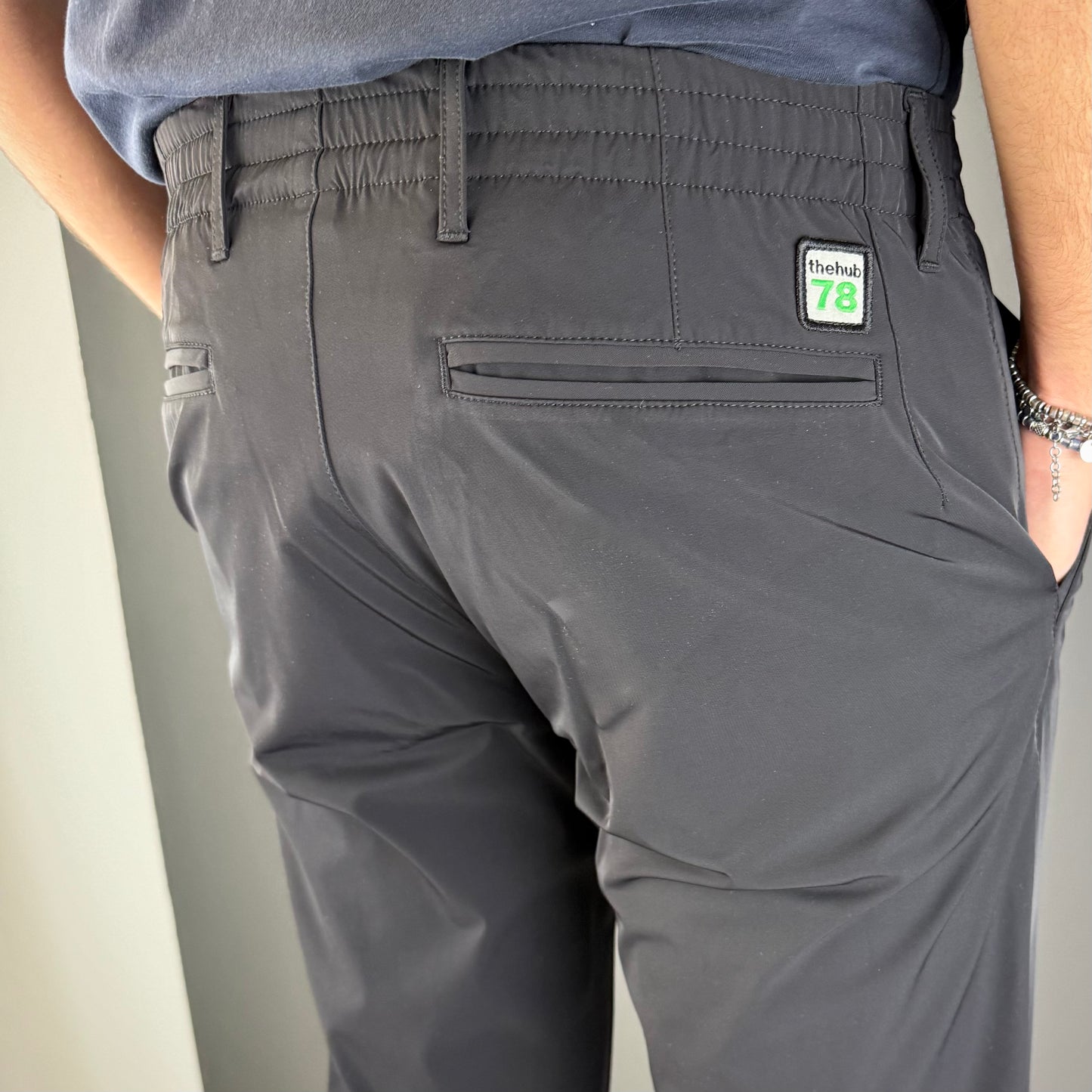 PANTALÓN ELÁSTICO TECH NEGRO