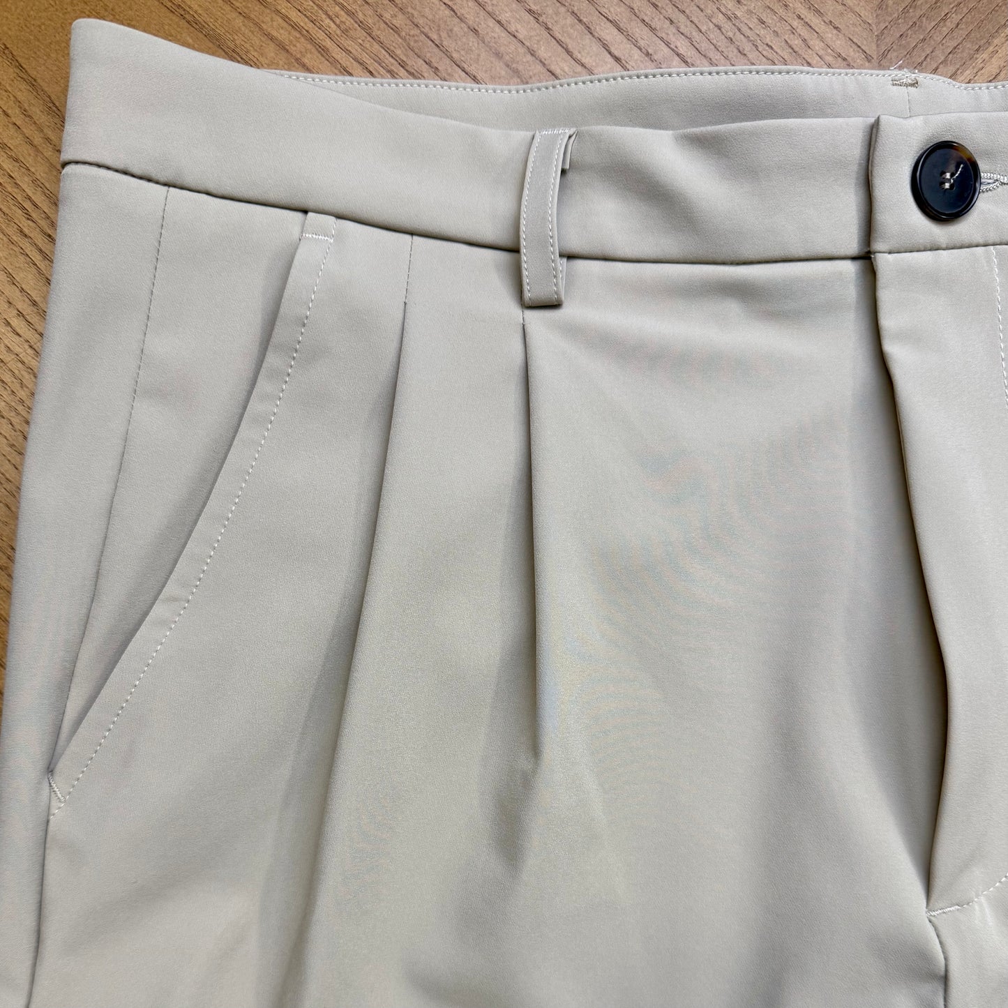 NUEVO / CROP CARGO 2 PINZAS ARENA