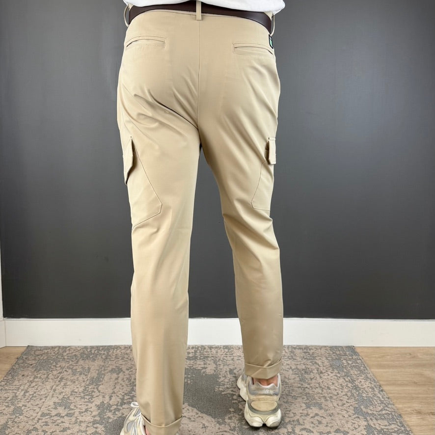 NUEVO / CROP CARGO 2 PINZAS ARENA