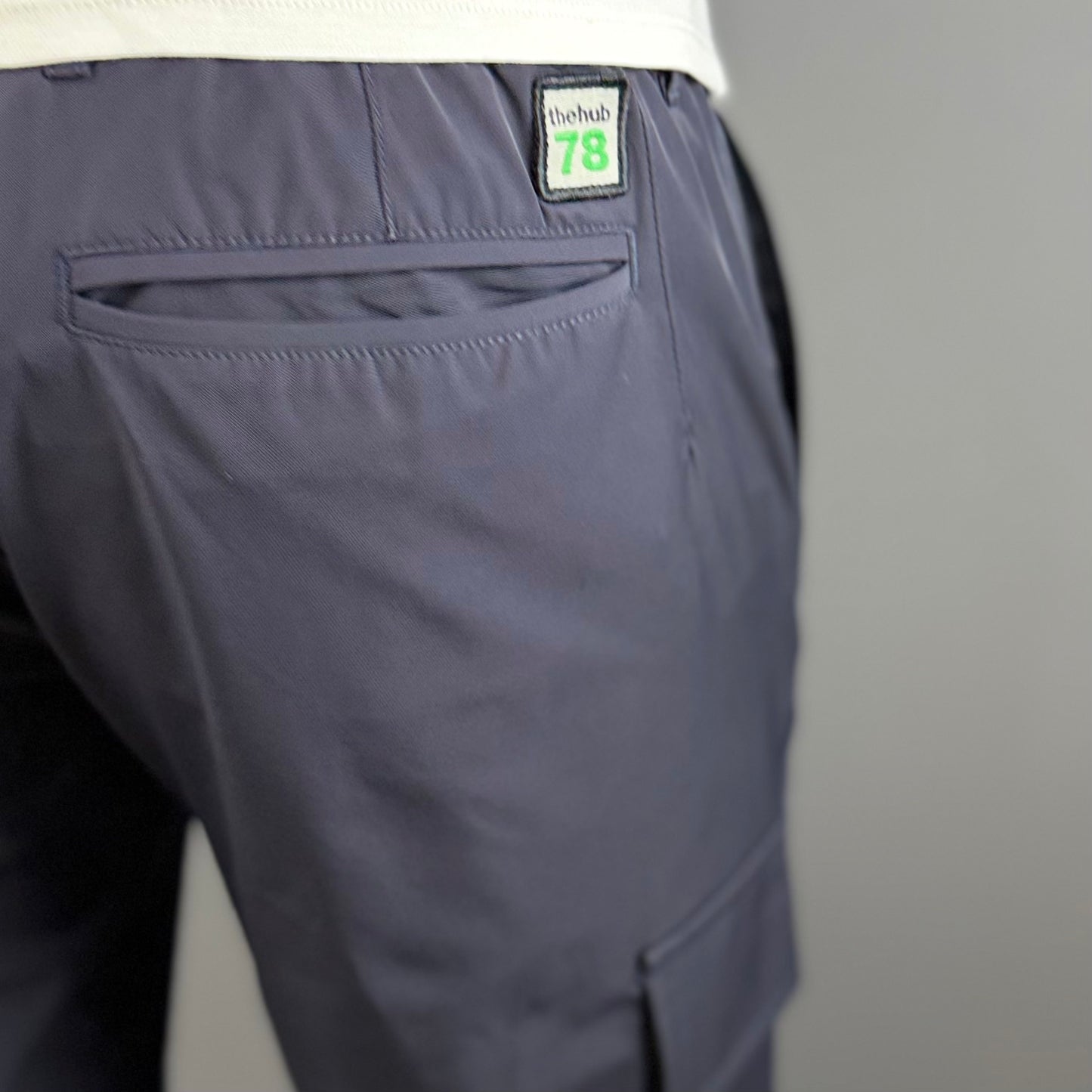 PANTALÓN ELÁSTICO TECH CARGO NAVY