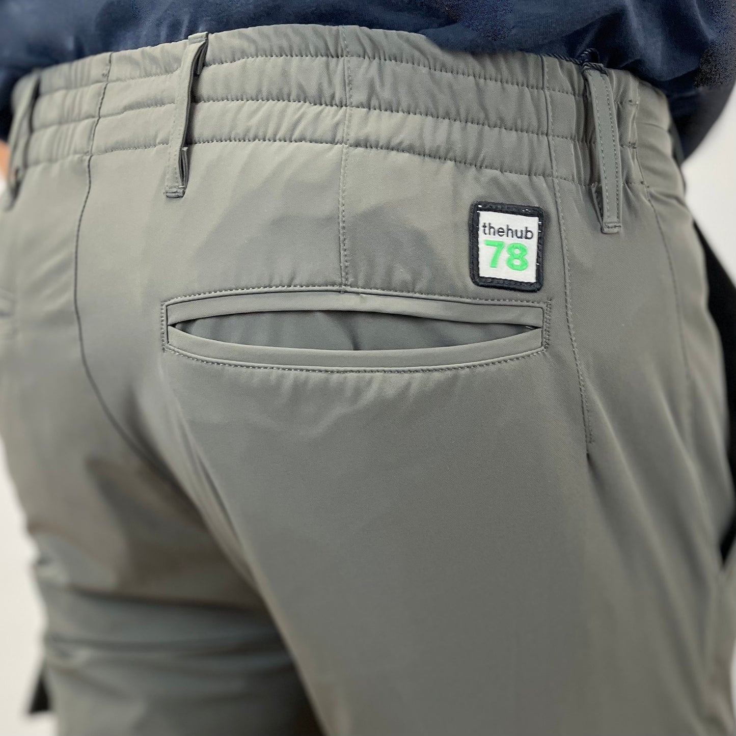 PANTALÓN ELÁSTICO TECH KAKY