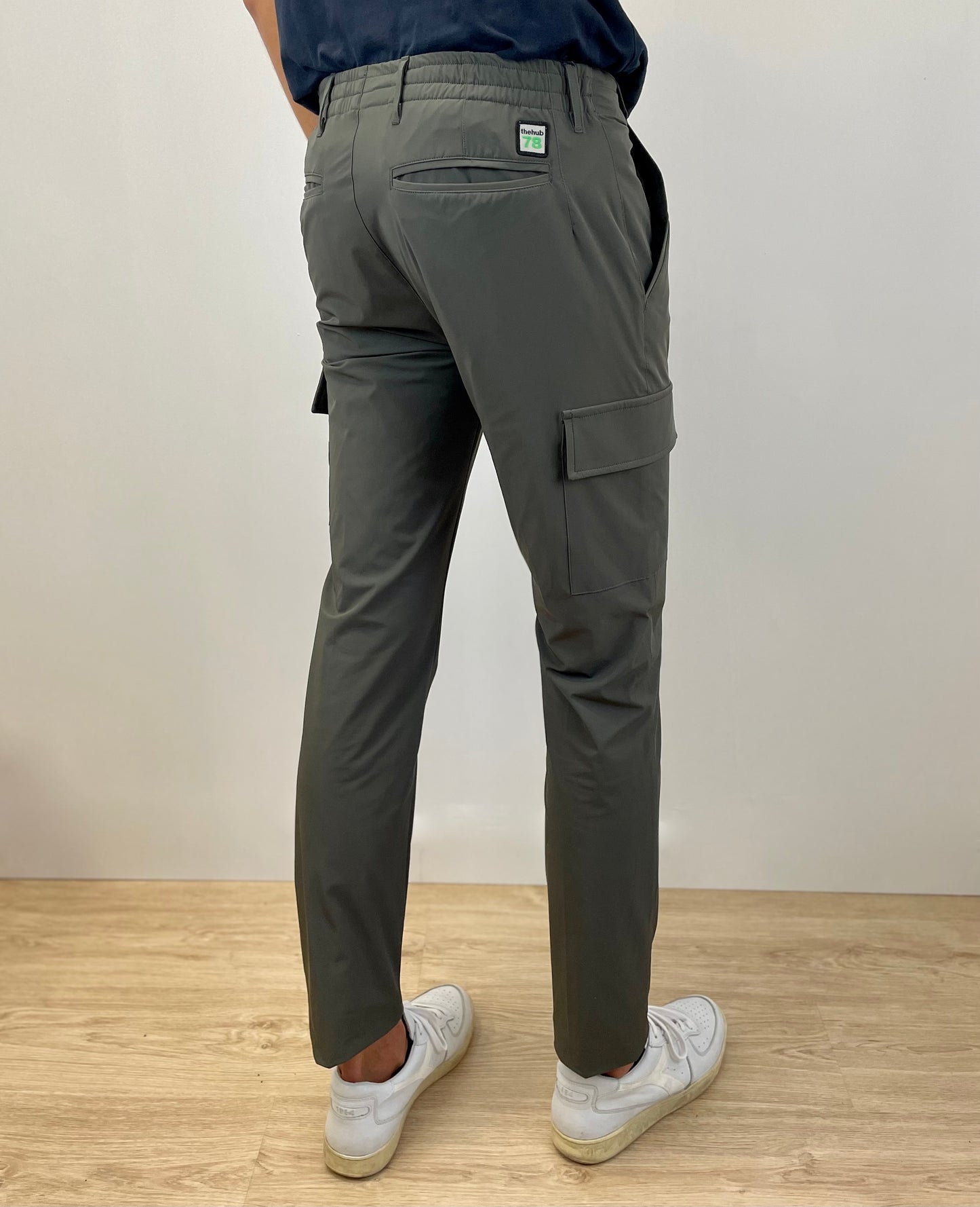 PANTALÓN ELÁSTICO TECH CARGO KAKY