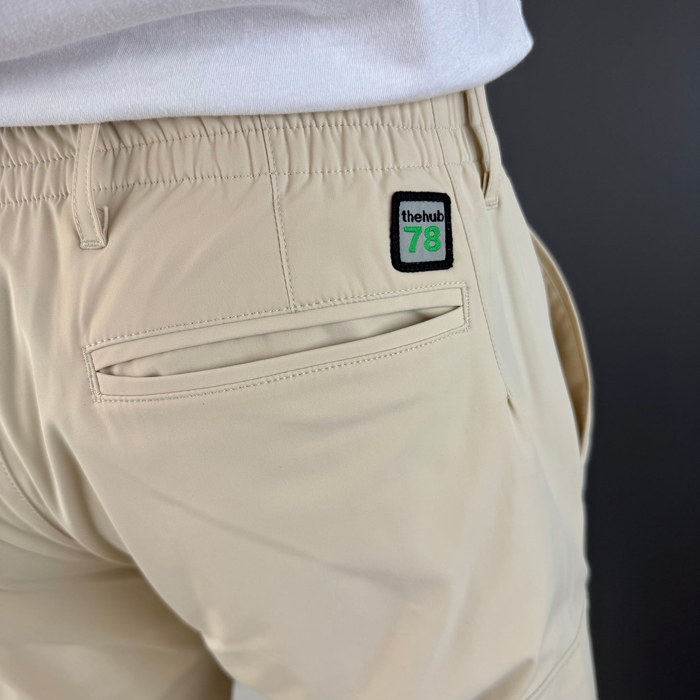 PANTALÓN ELÁSTICO TECH BEIGE