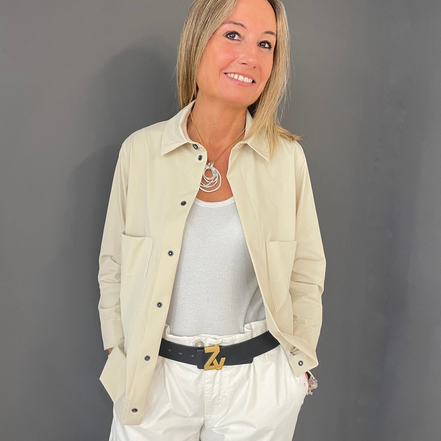 NEW / CHAQUETA WEEKEND BEIGE