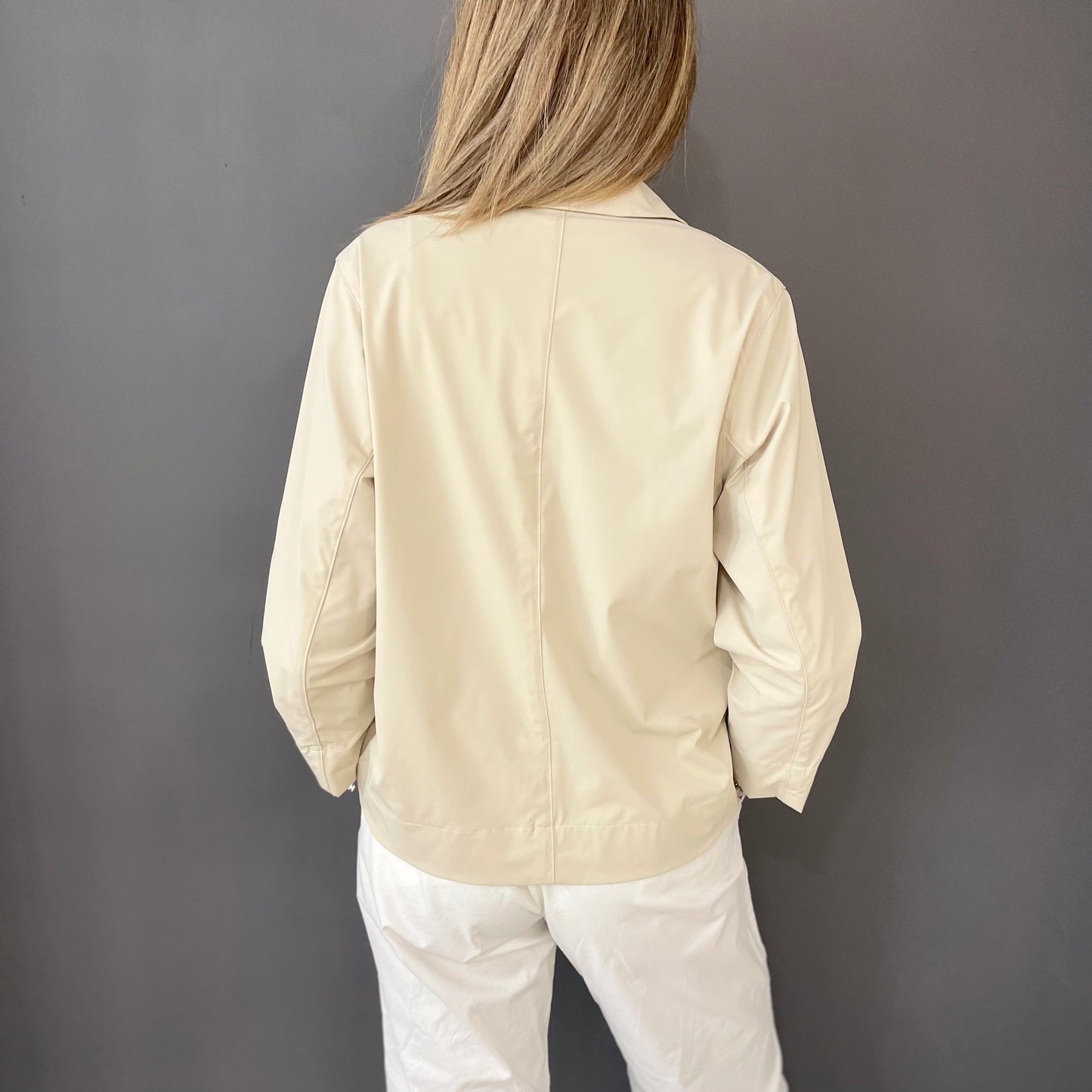 NEW / CHAQUETA WEEKEND BEIGE