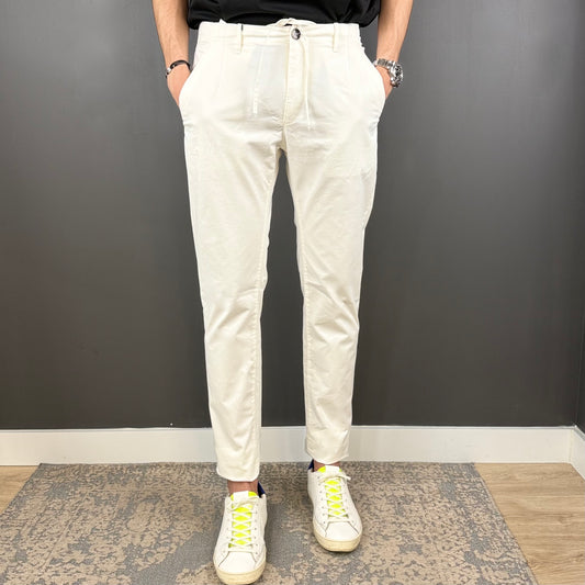 NEW / TEXAS WHITE COTTON STRETCH TROUSER
