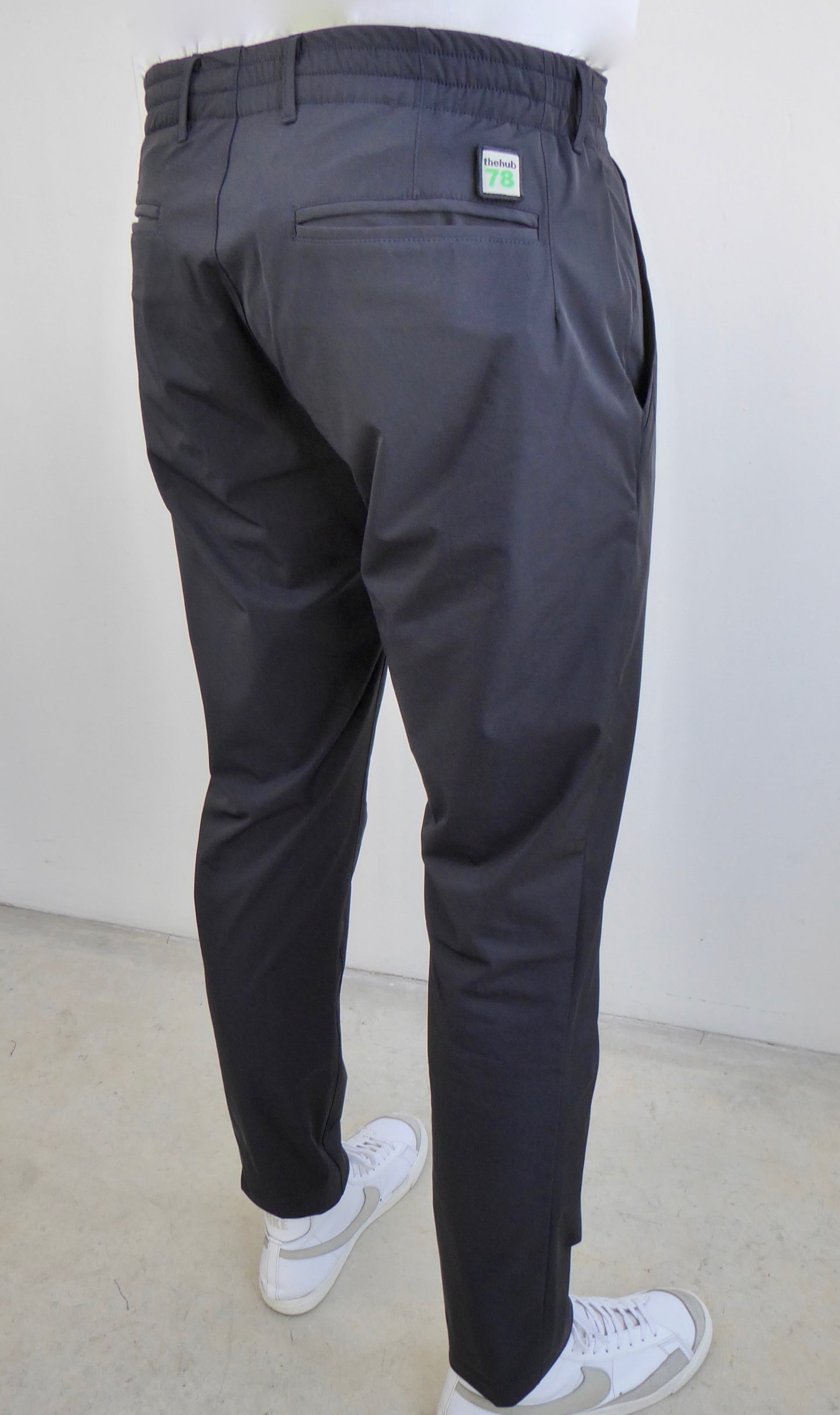 PANTALÓN ELÁSTICO TECH NEGRO