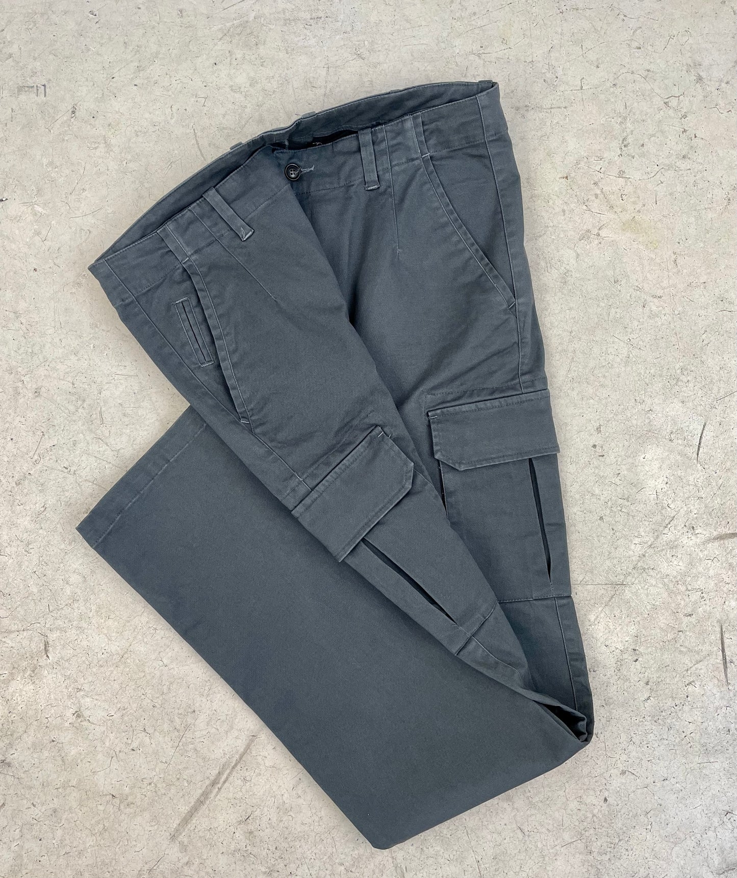 PANTALÓN CARGO GRIS