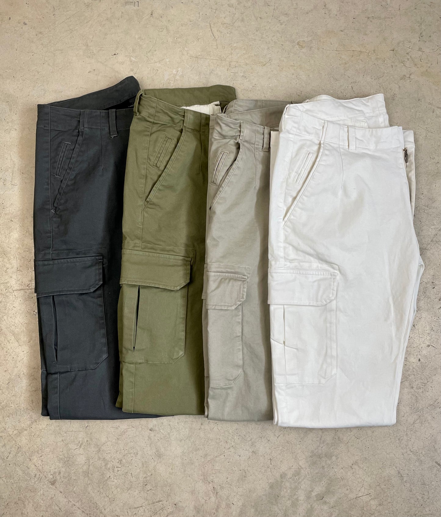 PANTALÓN CARGO GRIS